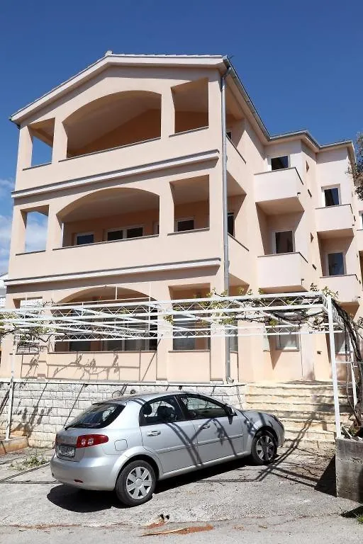 Apartment In Okrug Gornji With Sea View, Terrace, Air Conditioning, Wifi 5059-1 Traù Croazia