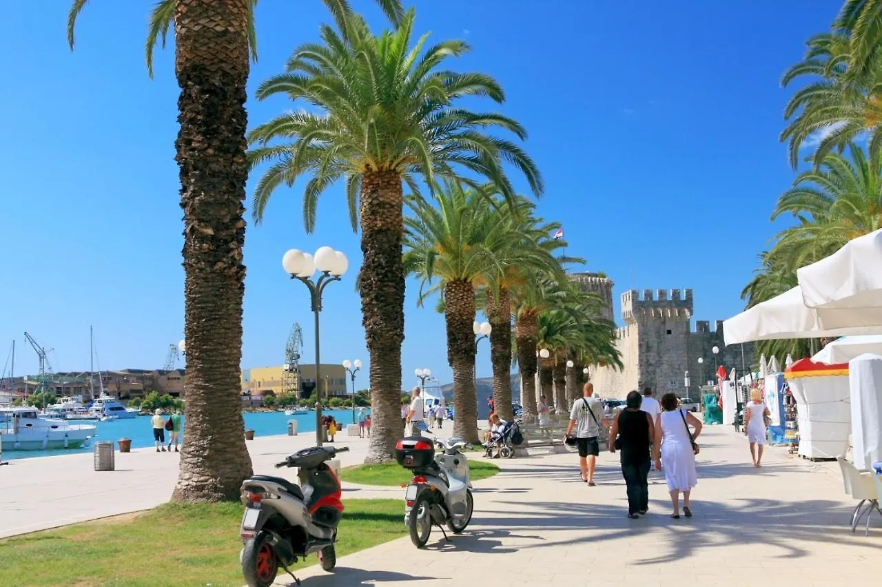 Apartment In Okrug Gornji With Sea View, Terrace, Air Conditioning, Wifi 5059-1 Trogir
