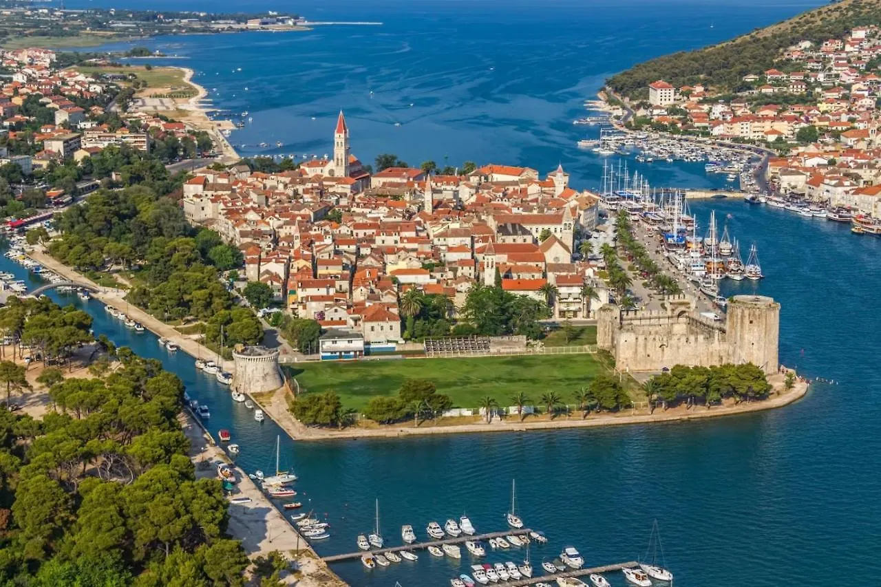Apartment In Okrug Gornji With Sea View, Terrace, Air Conditioning, Wifi 5059-1 Trogir